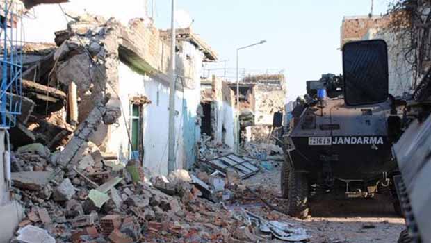 Sur'da çöken binada 3 Özel Hareket mensubu öldü