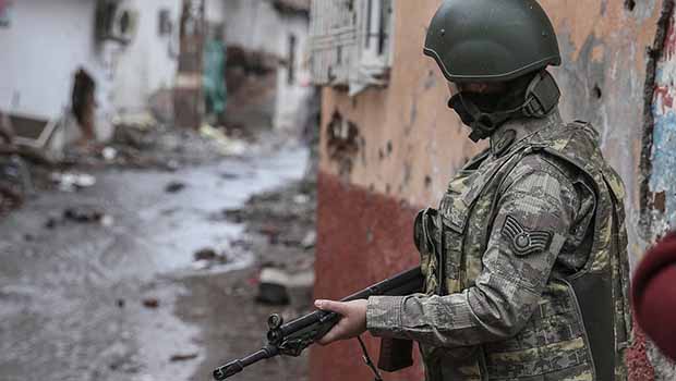 Sur'da çatışma: 2 asker hayatını kaybetti