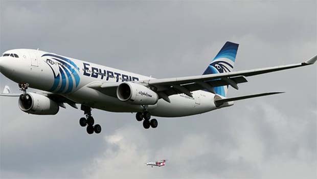 Mısır’da kaçırılan yolcu uçağı Kıbrıs’ın Larnaka Havaalanı’na indirildi