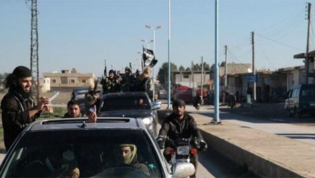 IŞİD sınırdaki El Rai'yi 'yeniden ele geçirdi'