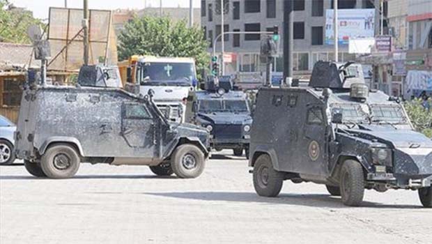 Şırnak'ta zırhlı araca roketatar ve uzun namlulu silahlarla saldırı