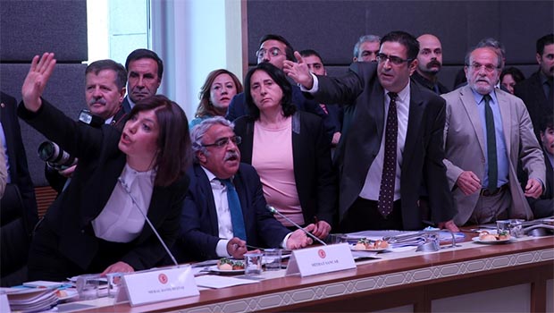 HDP Milletvekilleri Komisyonu terk Etti