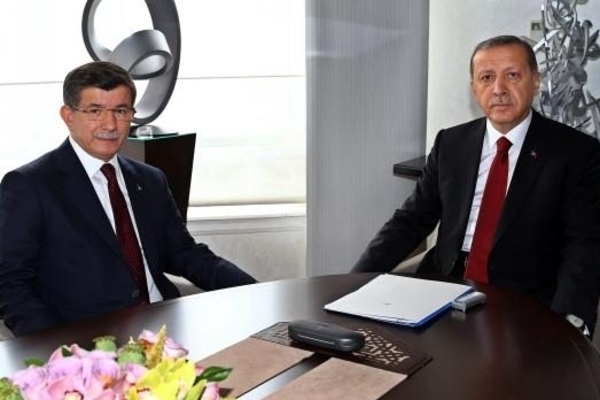 Erdoğan'la anlaşamayan Davutoğlu istifa ediyor