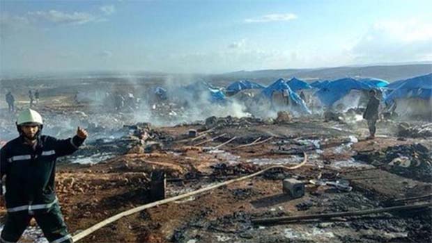 Mülteci kampına hava saldırısı: Onlarca kişi öldü