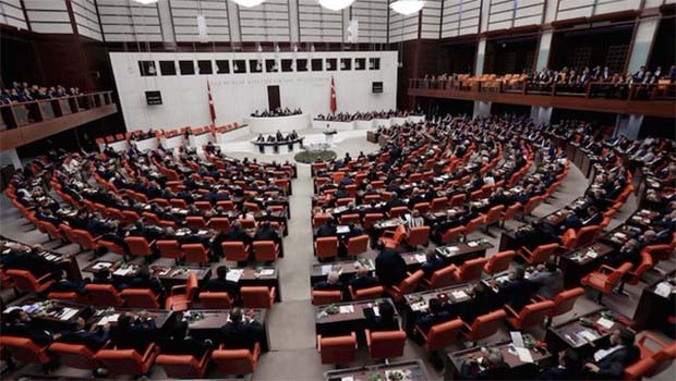 CHP'liler Genel Kurul'u terk etti