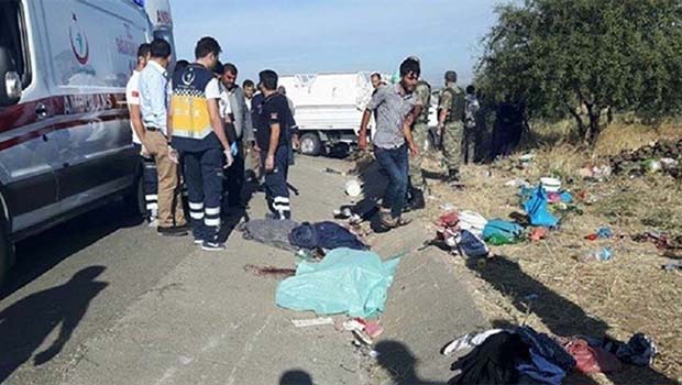 Urfa'da feci kaza: 2 ölü 25 yaralı