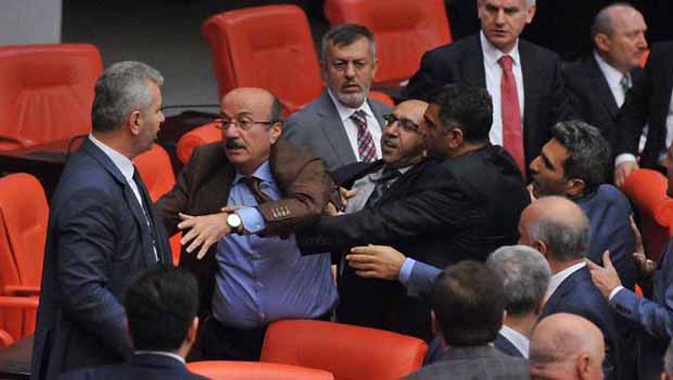 TBMM'de AKP ve HDP'li vekiller arasında kavga