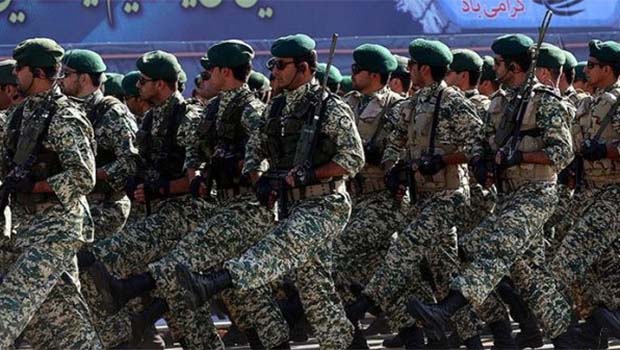 İran askerleri Rakka'da