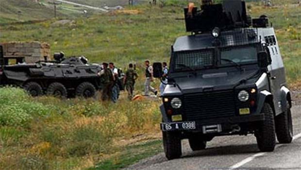 Van Başkale'de askeri araca bombalı saldırı