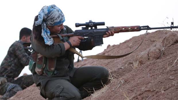 YPG’li keskin nişancılar Menbic'e girdi