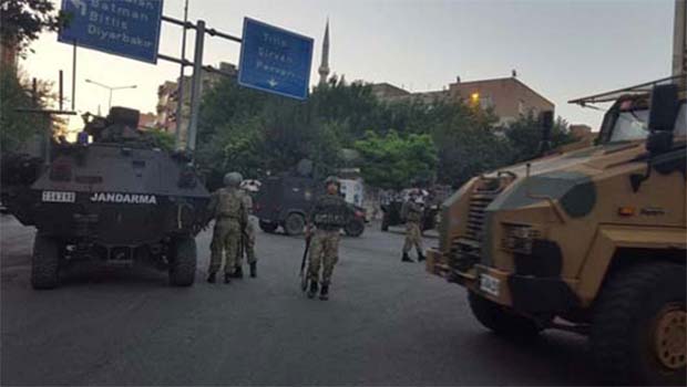 Siirt’te kışla ve polis merkezine roketli saldırı