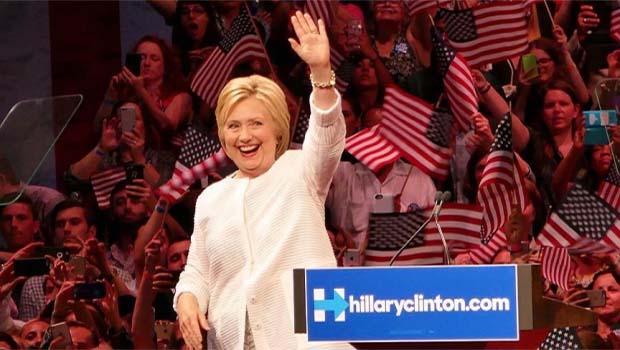 Hillary Clinton 'resmen' ABD’nin ilk kadın başkan adayı