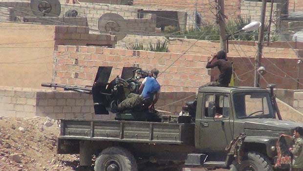 YPG’den Suriye ordusuna: Kuşatıldınız, silahlarınızla teslim olun