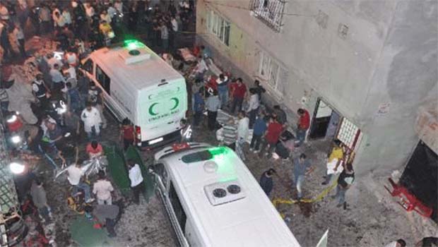 MHP'li Özdağ: Antep saldırısı 350 Türkmen'in Cerablus'a girdiği gece yapıldı