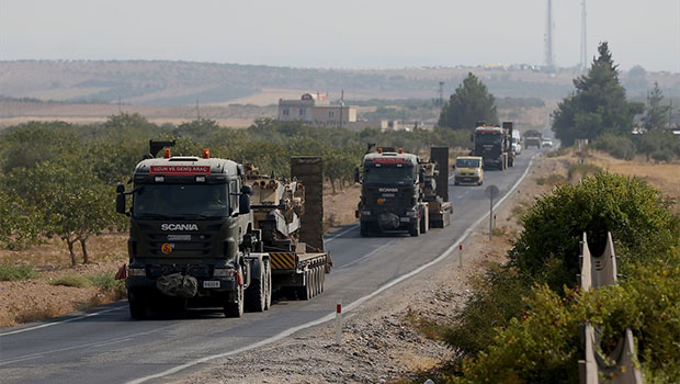 Türkiye sınıra tank ve zırhlı araçlar takviye ediyor