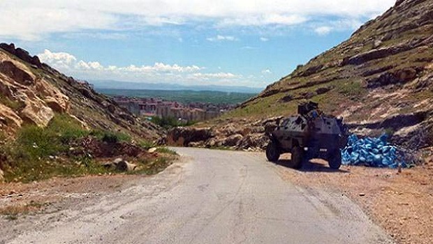 Bitlis’te askeri aracın geçişi sırasında patlama