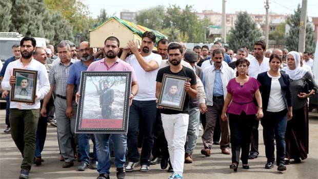 Cenazeye katılan HDP'li vekillere soruşturma açıldı