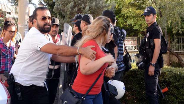 Diyarbakır karıştı: 17 gözaltı