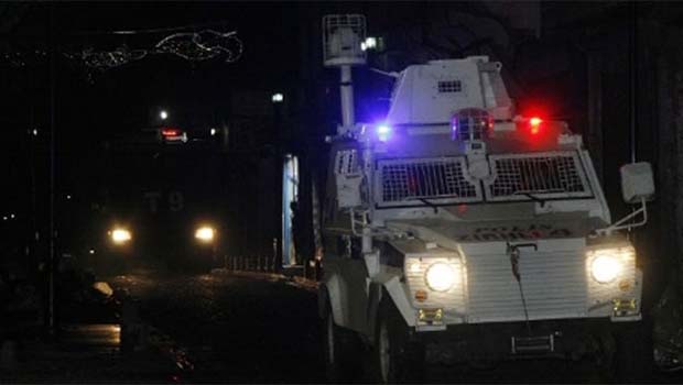 Diyarbakır'da askeri üs bölgesine saldırı