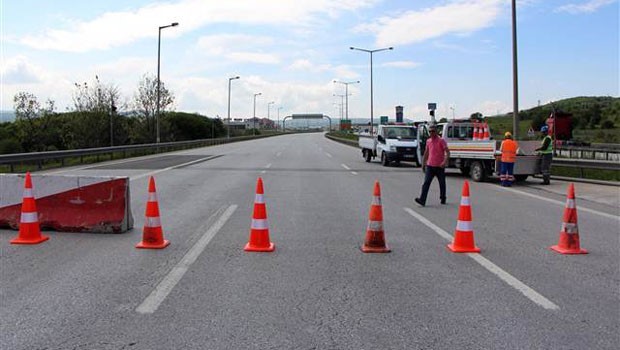 Hakkari'nin Van ve Şırnak ile ulaşımını sağlayan yollar kapatıldı