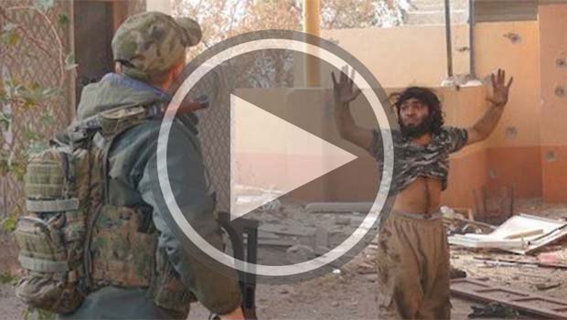 Peşmerge'nin IŞİD'liyi teslim alışı kameralara yansıdı