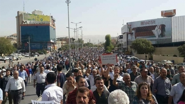 Süleymaniye'de Öğretmen ve memurlardan protesto