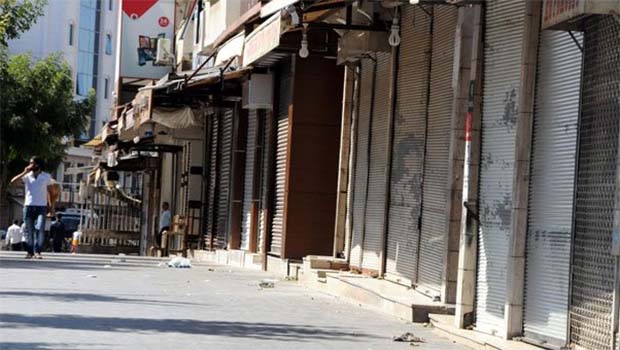 Diyarbakır'da 2 binden fazla işyeri kepenk kapattı