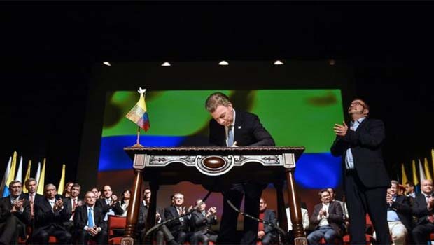 Kolombiya'da kongre barış anlaşmasını onayladı