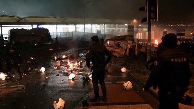 İstanbul'da iki ayrı bombalı saldırı: 38 kişi hayatını kaybetti