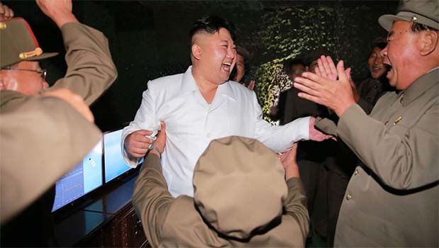 Kim Jong-Un alkolü fazla kaçırıp, komutanları ağlatmış!