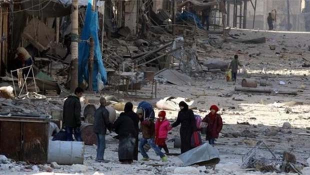 Halep'te tahliyeler durduruldu