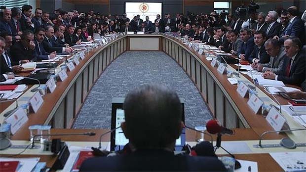'Yedek milletvekilliği' anayasa teklifinden çıkarıldı