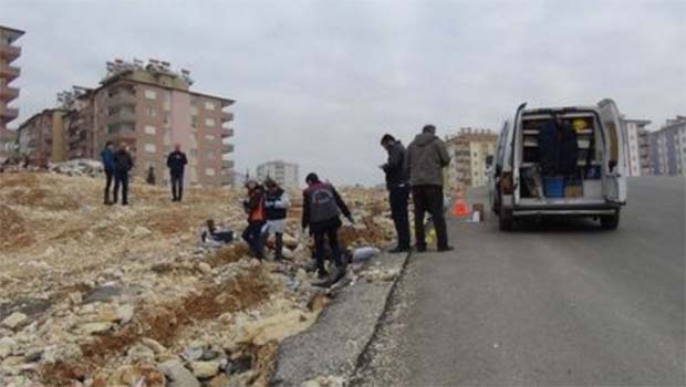 Antep'te yol kenarında erkek cesedi bulundu