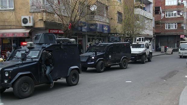 Diyarbakır'da silahlı kavga: 1 ölü 3 yaralı