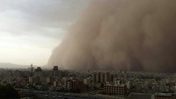 İran’dan Irak’a ‘kum fırtınası’ suçlaması