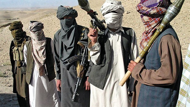 Taliban, Afganistan'da bir ilçeyi ele geçirdi