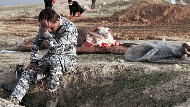 HWR: Irak bu toplu mezar için bir anıt yapmalı