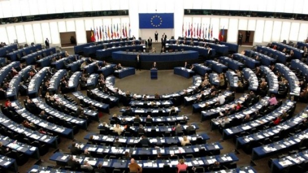 Avrupa Parlamentosu'ndan referandum kararı
