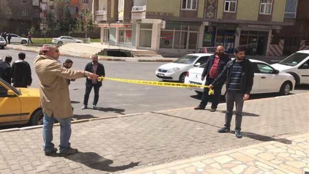 Diyarbakır'da 18 yaşındaki gence silahlı saldırı  