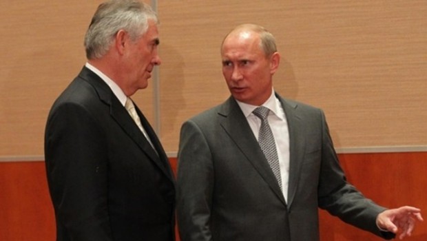 Putin, ABD Dışişleri Bakanı Tillerson ile görüştü