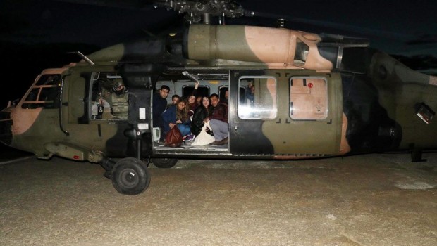 Diyarbakır ve Dersim'de oy torbaları helikopterlerle taşındı