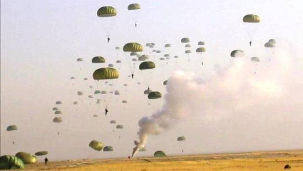 Koalisyon paraşütçülerinden, Deyr ez Zor'a operasyon