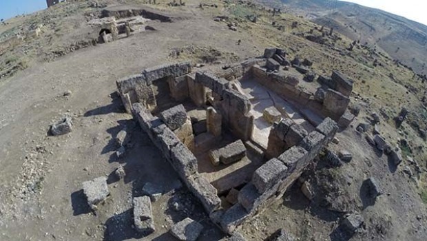 Diyarbakır'da bin 700 yıllık yer altı tapınağı bulundu
