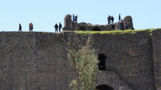 Diyarbakır'da surlara çıkış yasağı