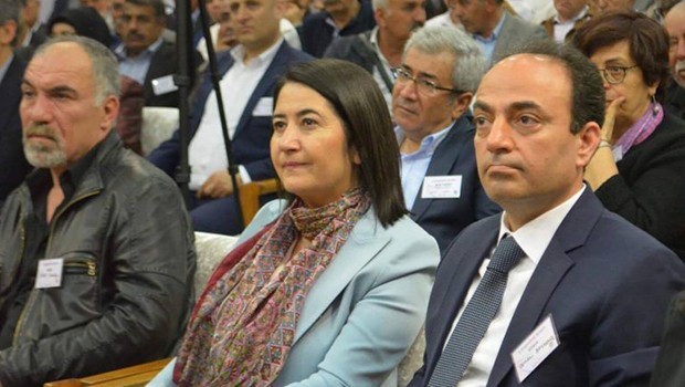 HDP'nin  yeni eş genel başkanı Serpil Kemalbay oldu