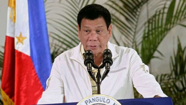Filipinler Devlet Başkanı, silahlı grupları orduya alacak
