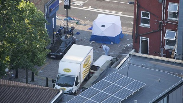 Londra’da kamyonetli saldırı