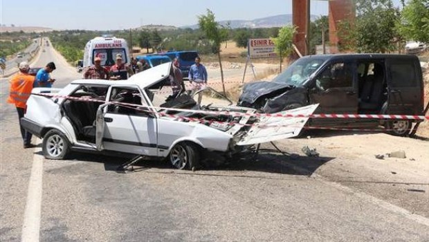 Antep'te feci kaza: 2 ölü, 8 yaralı