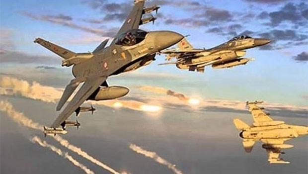 İsrail Suriye'yi havadan vurdu