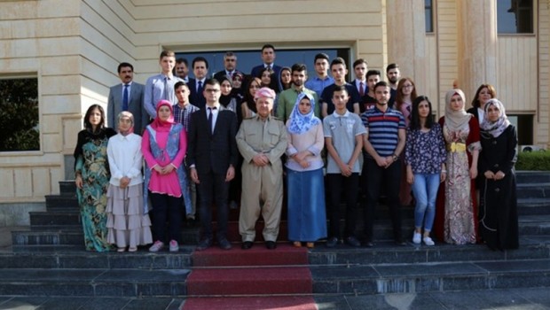 Başkan Barzani'den öğrencilere: Sizinle gurur duyuyorum